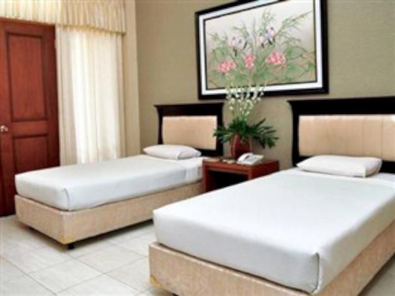 Umm Inn Hotel Malang Exterior photo