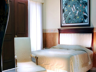 Umm Inn Hotel Malang Exterior photo